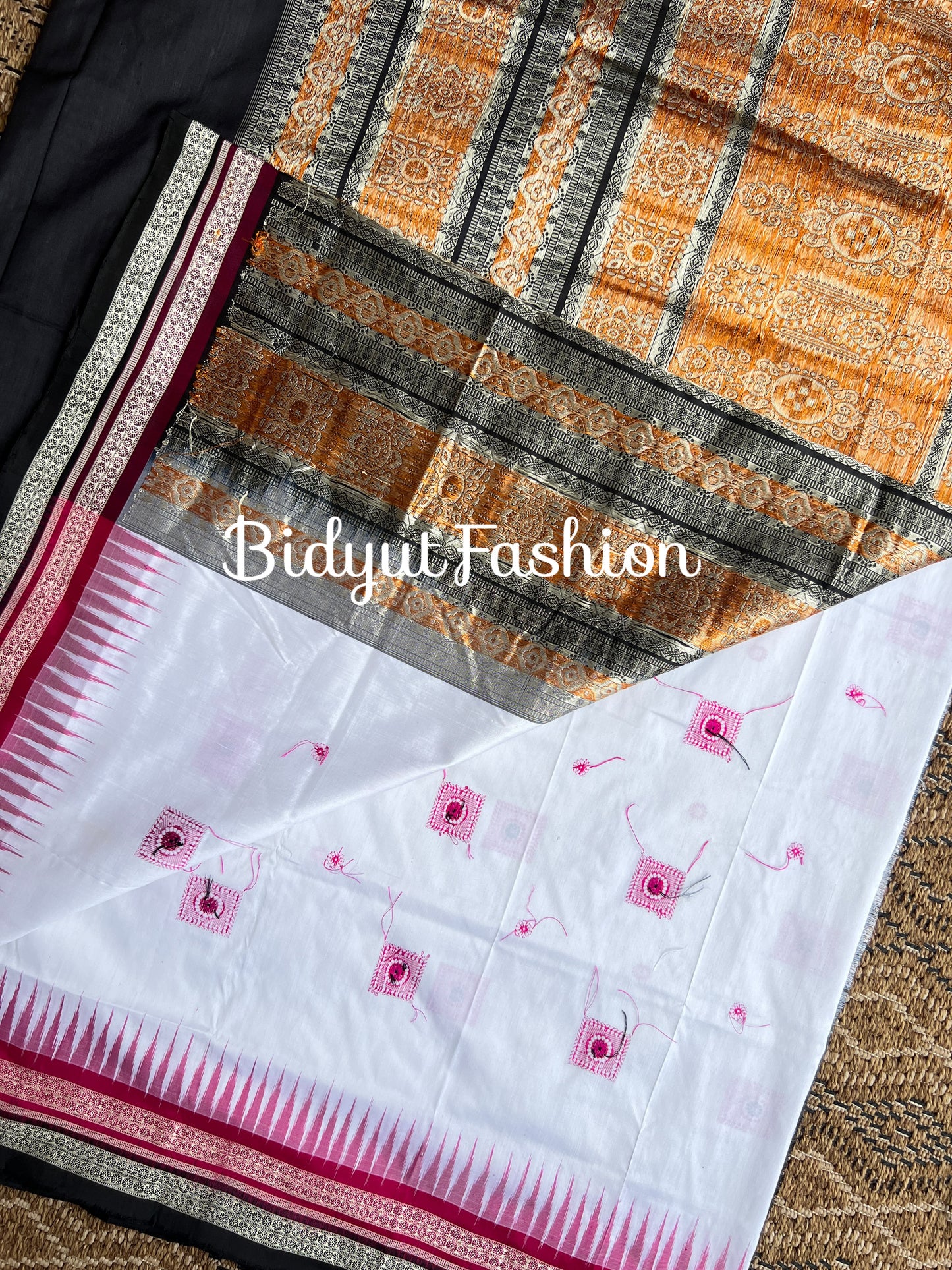 Handlooms of Odisha Sambalpuri Bomkai Silk Saree white color