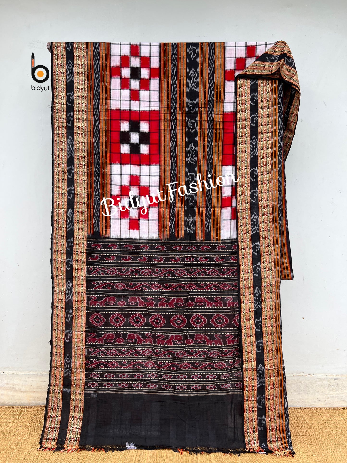 Handlooms of Odisha Sambalpuri Double Ikat Bichitrapuri Cotton Saree red color