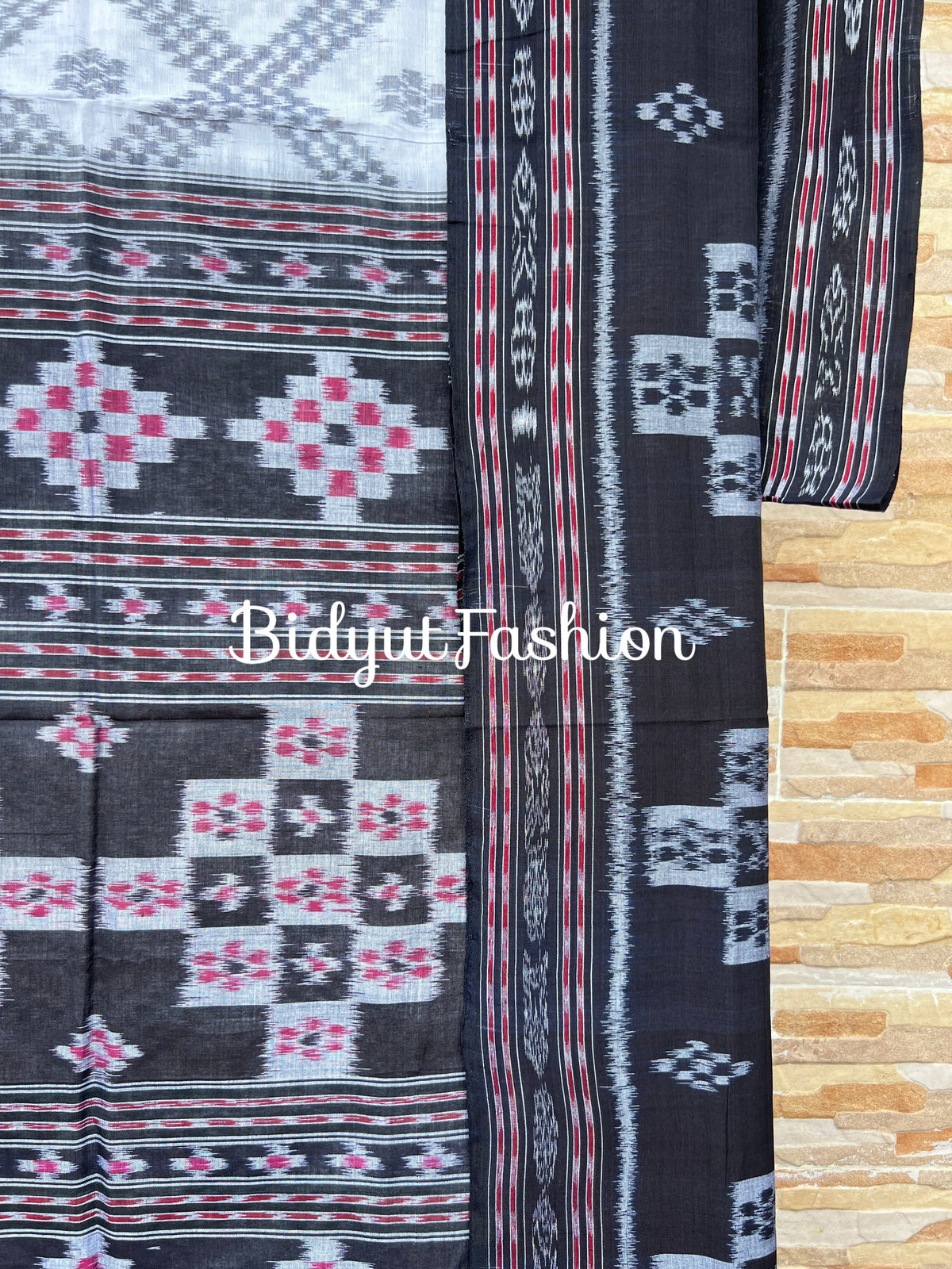 Handlooms of Odisha Maniabandha Nuapatna Taraballi Ikat Cotton Saree white black color