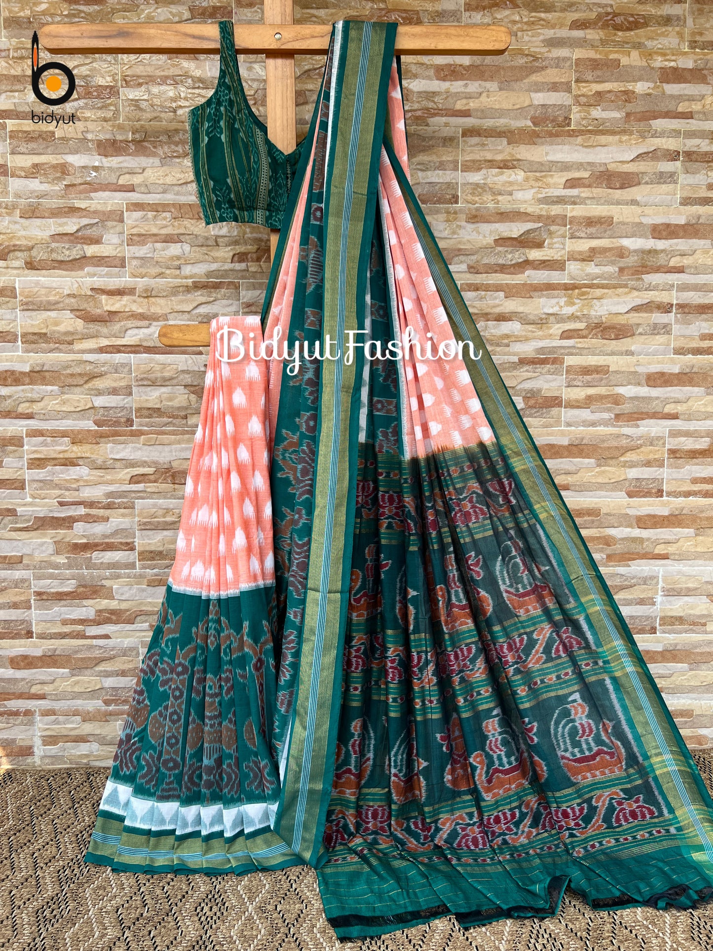 Odisha handloom Nuapatna Maniabandha Ikat Cotton Saree Peach color
