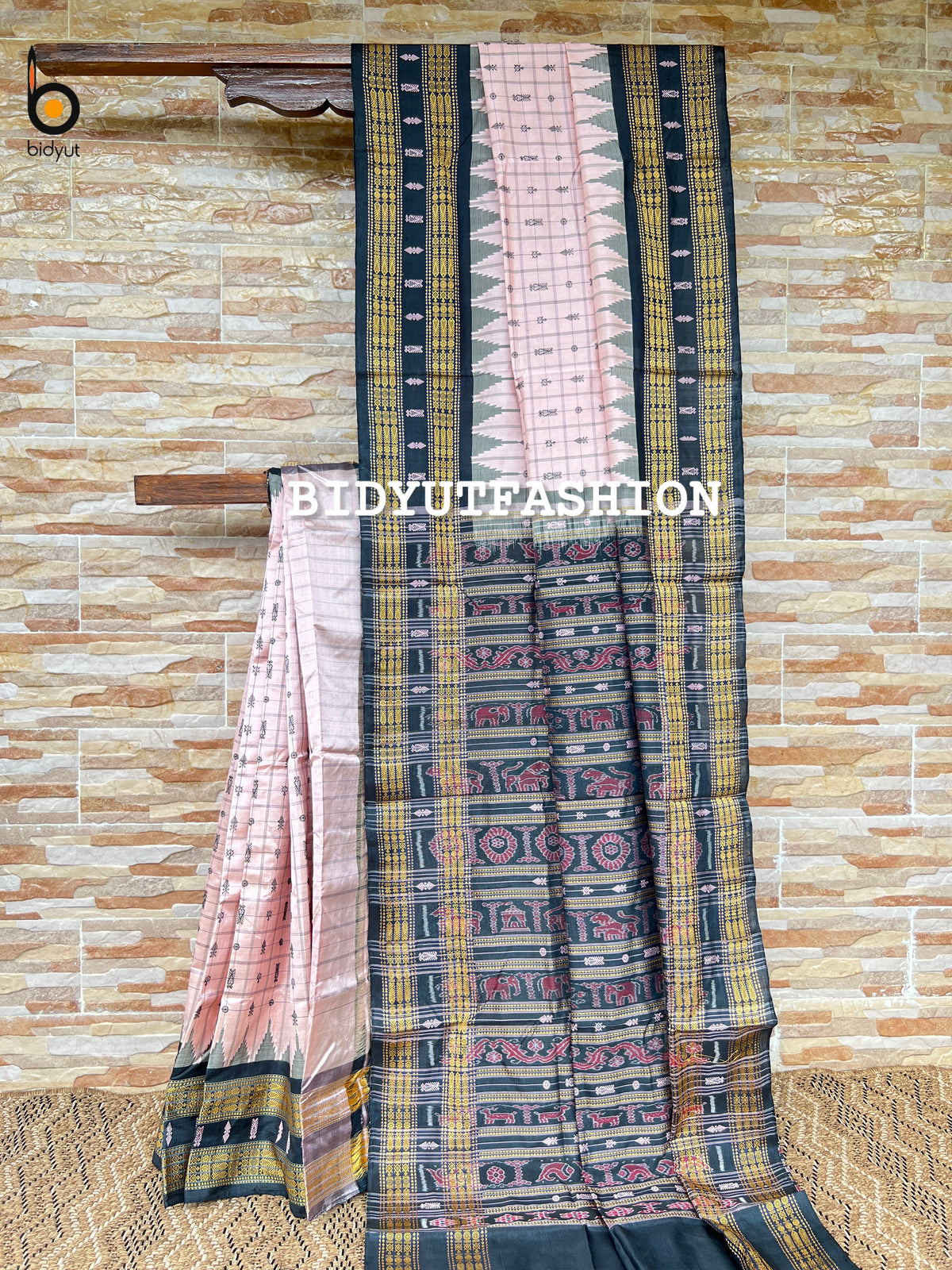 Masterpiece of Odisha handloom Hazarbuti Silk Saree pastel pink color - Bomkai with Sambalpuri Ikat work