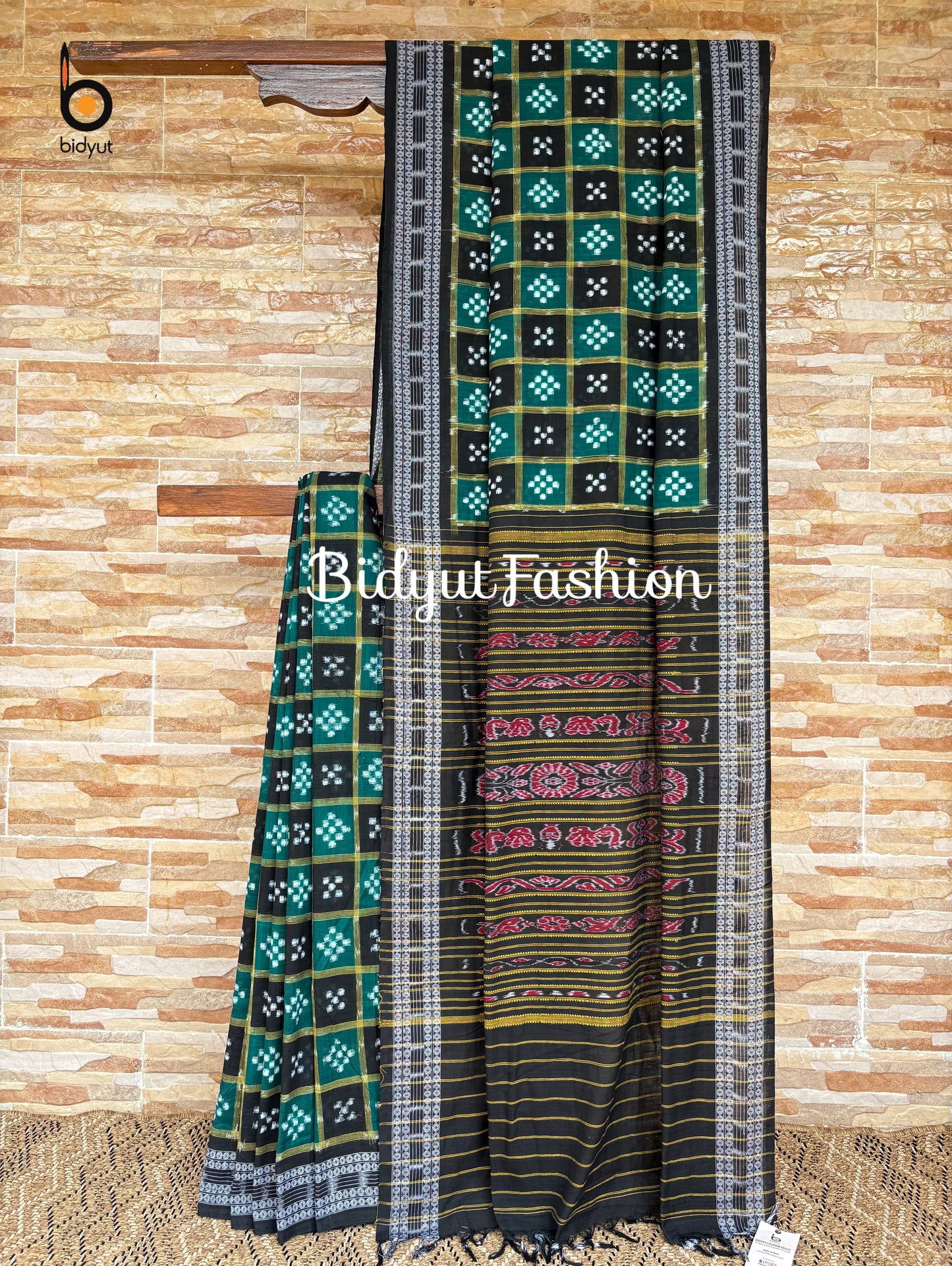 Handlooms of Odisha Sambalpuri Double Ikat Passapalli Cotton Saree Green color