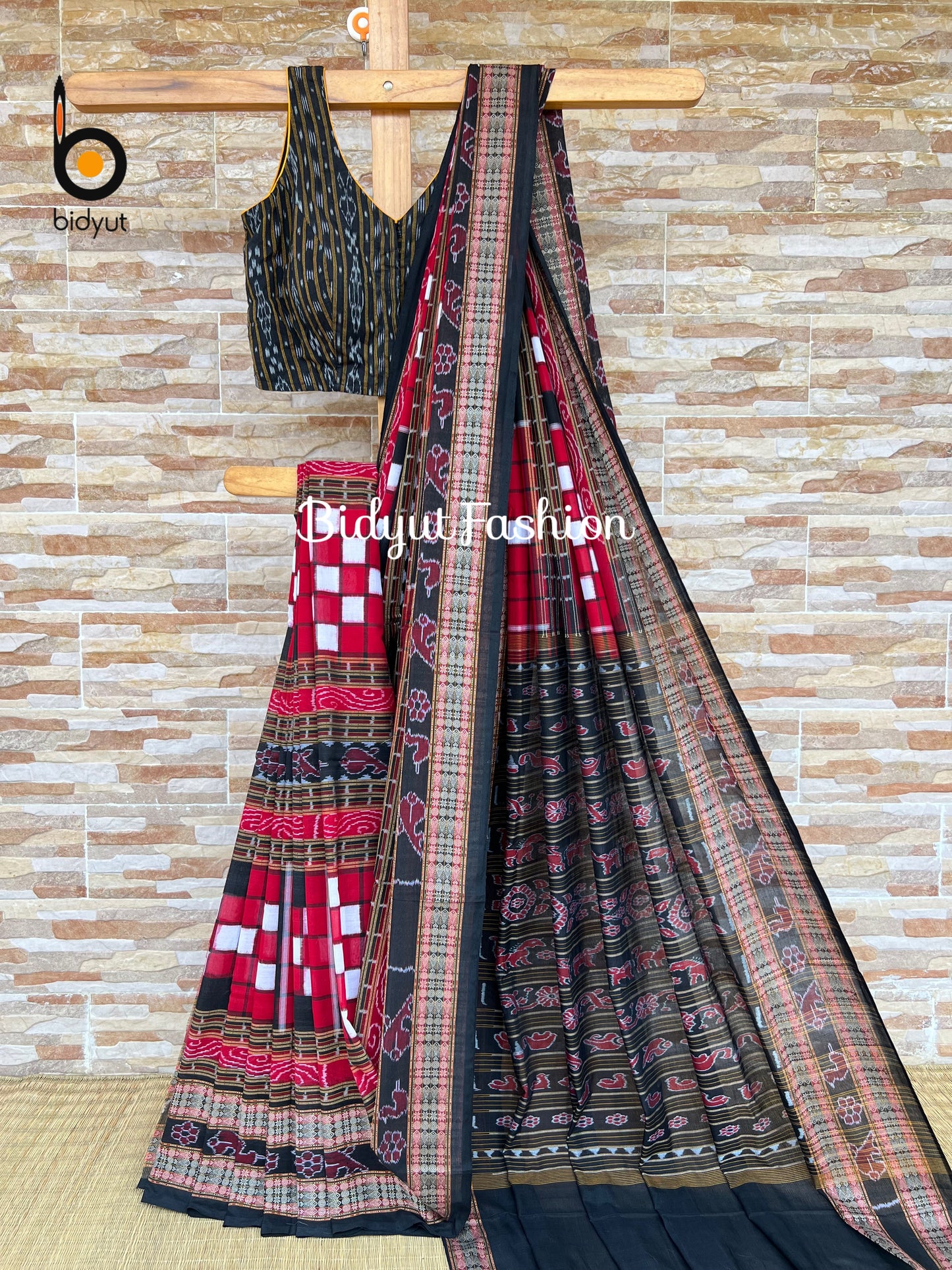 Handlooms of Odisha Sambalpuri Double Ikat traditional Bichitrapuri Cotton Saree Red color