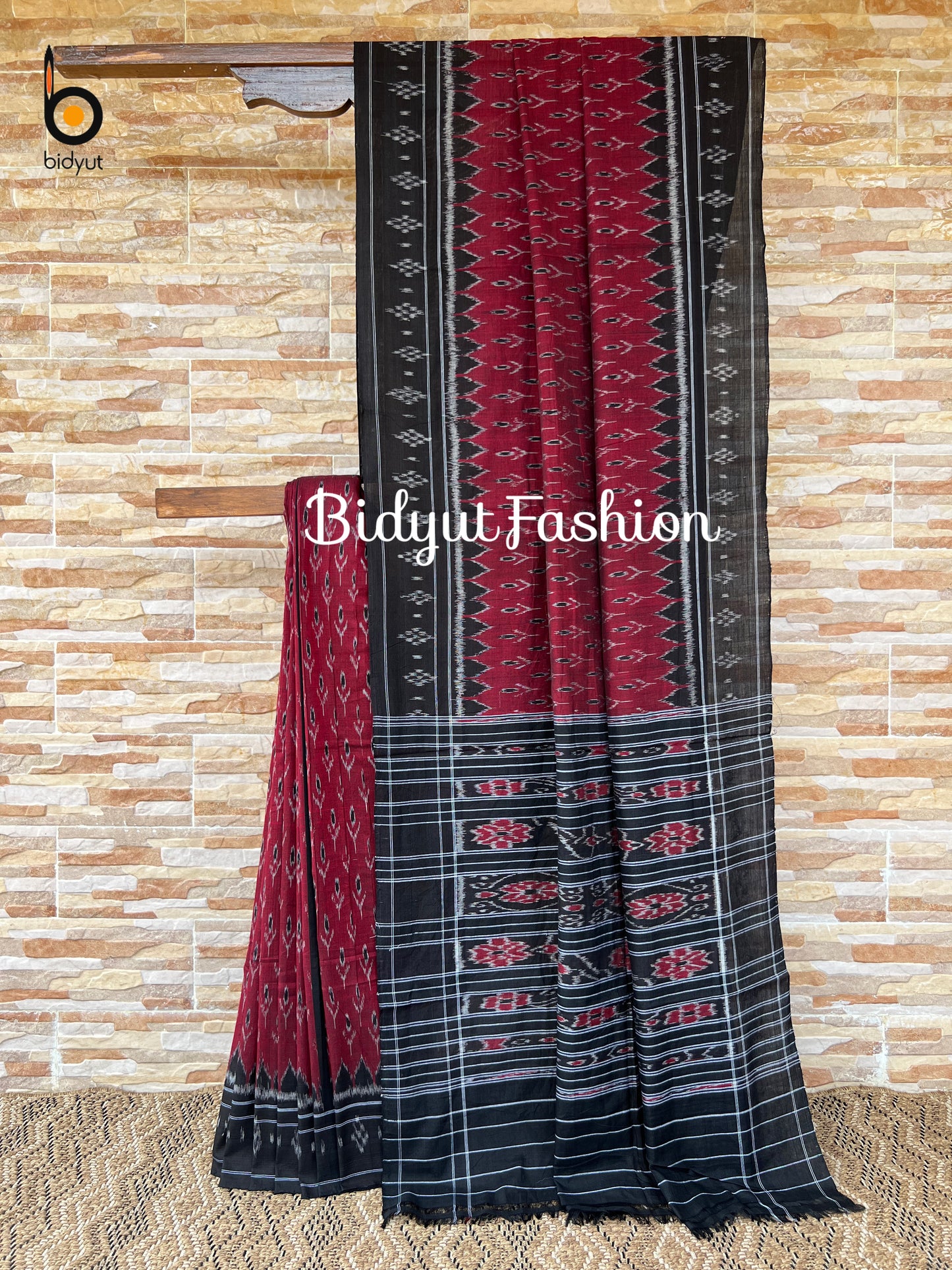 Odisha handloom Nuapatna Maniabandha Ikat Cotton Saree Burgundy Color