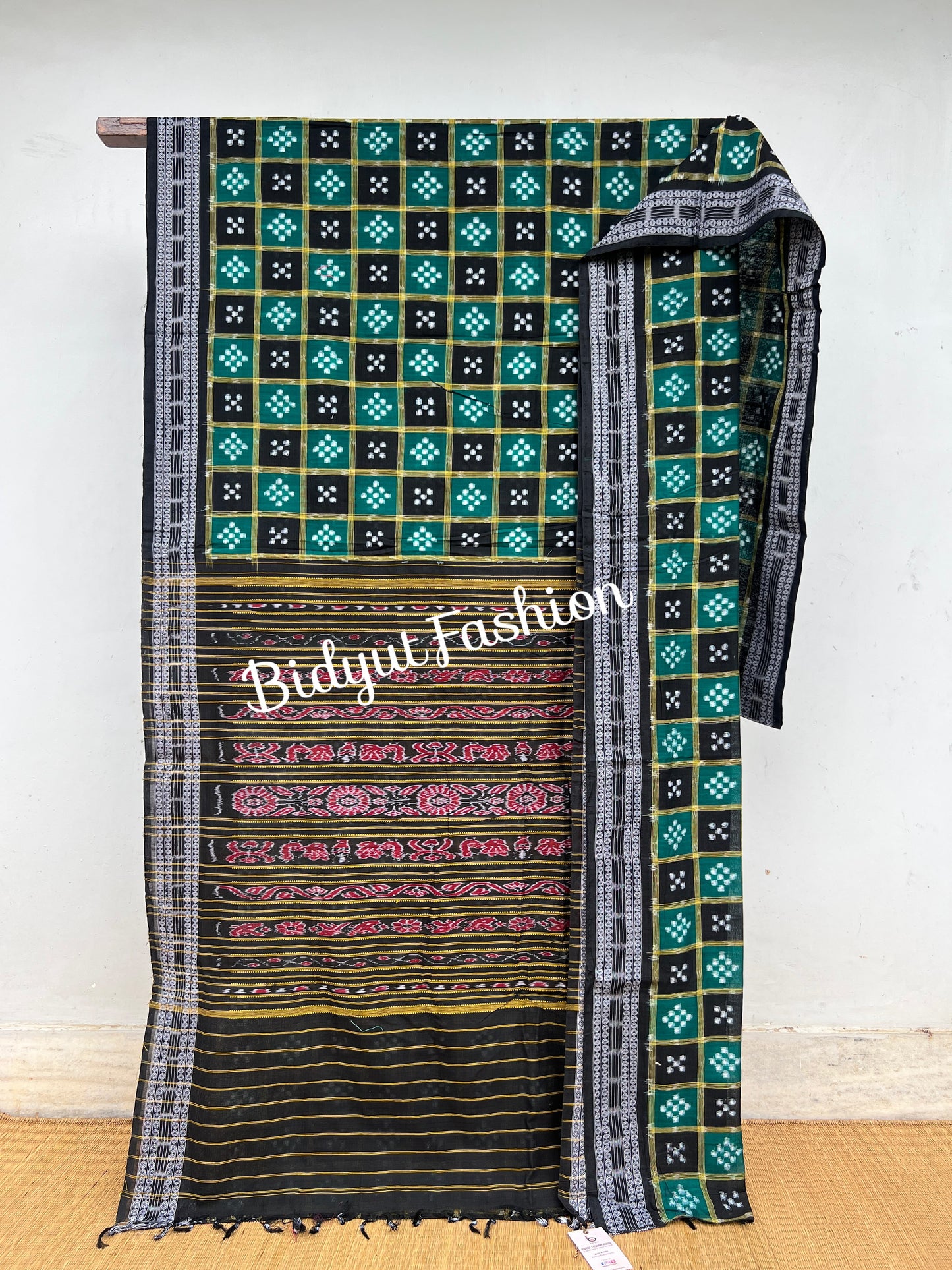 Handlooms of Odisha Sambalpuri Double Ikat Passapalli Cotton Saree Green color