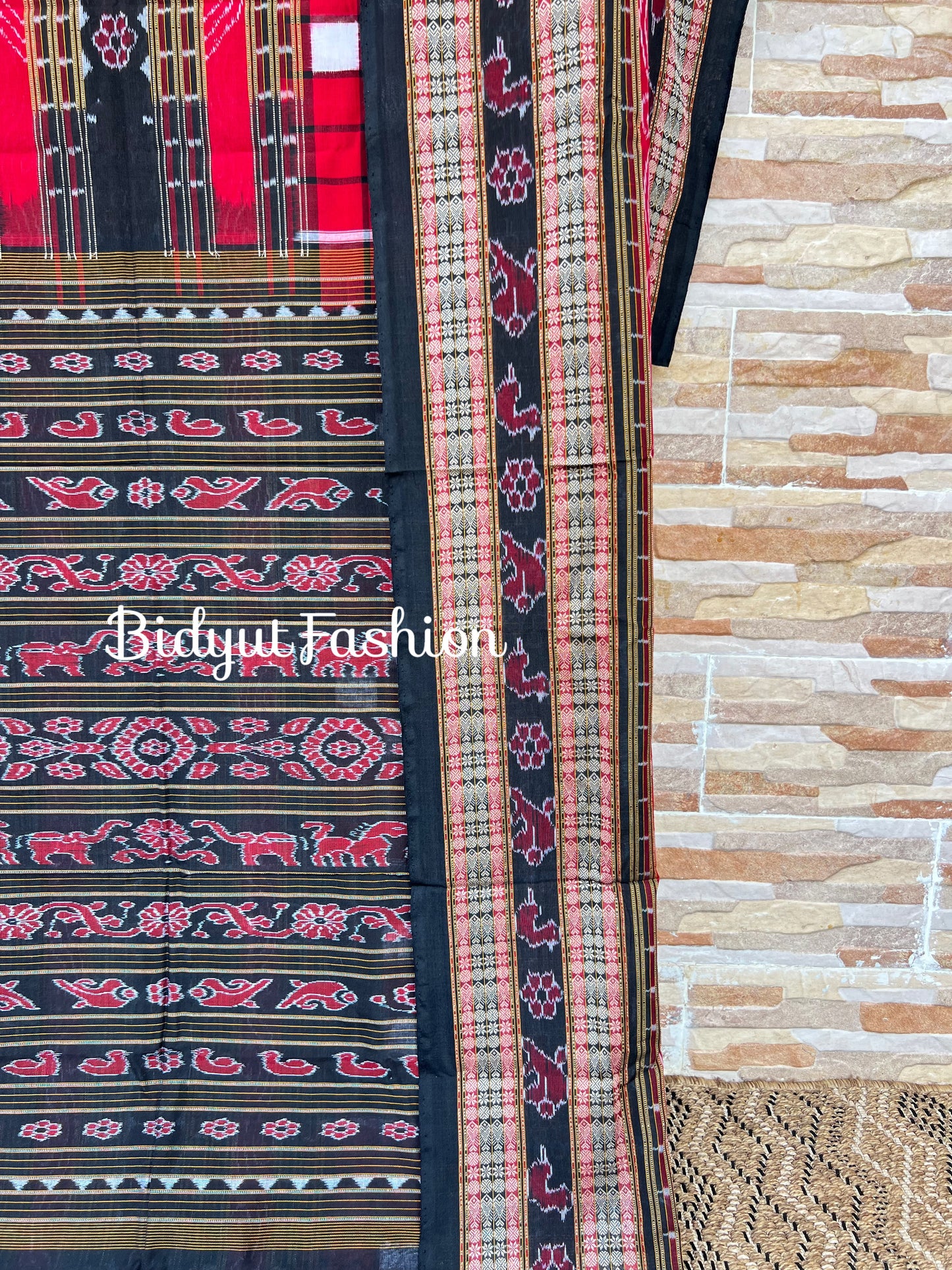 Handlooms of Odisha Sambalpuri Double Ikat traditional Bichitrapuri Cotton Saree Red color