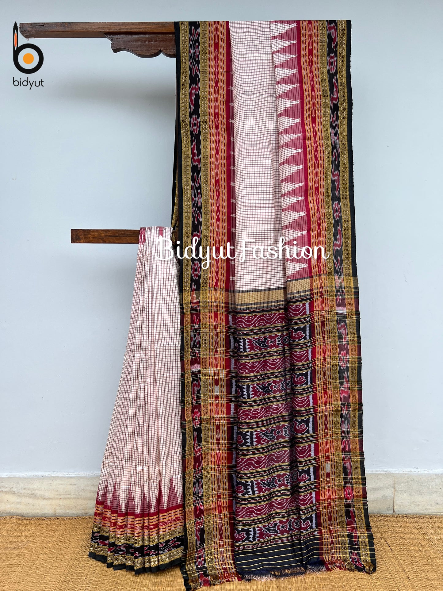 Handlooms of Odisha Sachipar Nuapatna Khandua Ikat Silk Sarees off white color