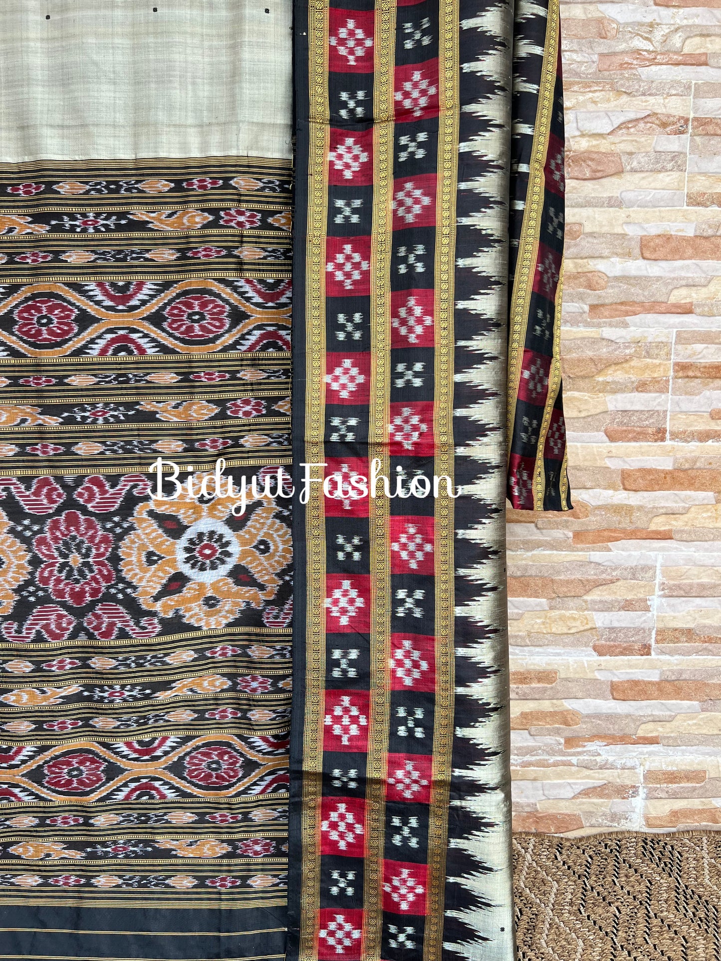 Handlooms of Odisha Nuapatna Passapalli design Ikat Silk Saree Grey Color