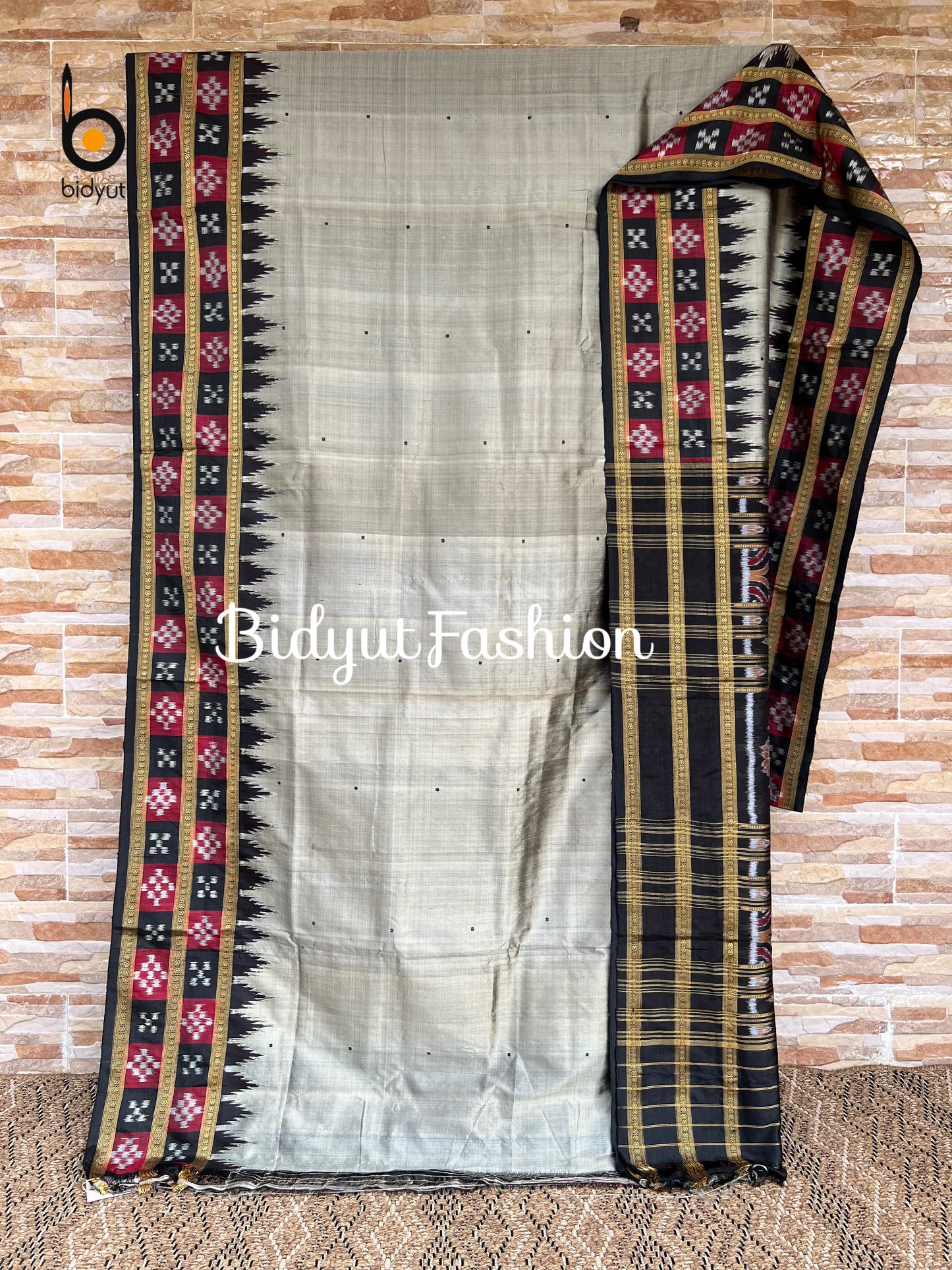 Handlooms of Odisha Nuapatna Passapalli design Ikat Silk Saree Grey Color