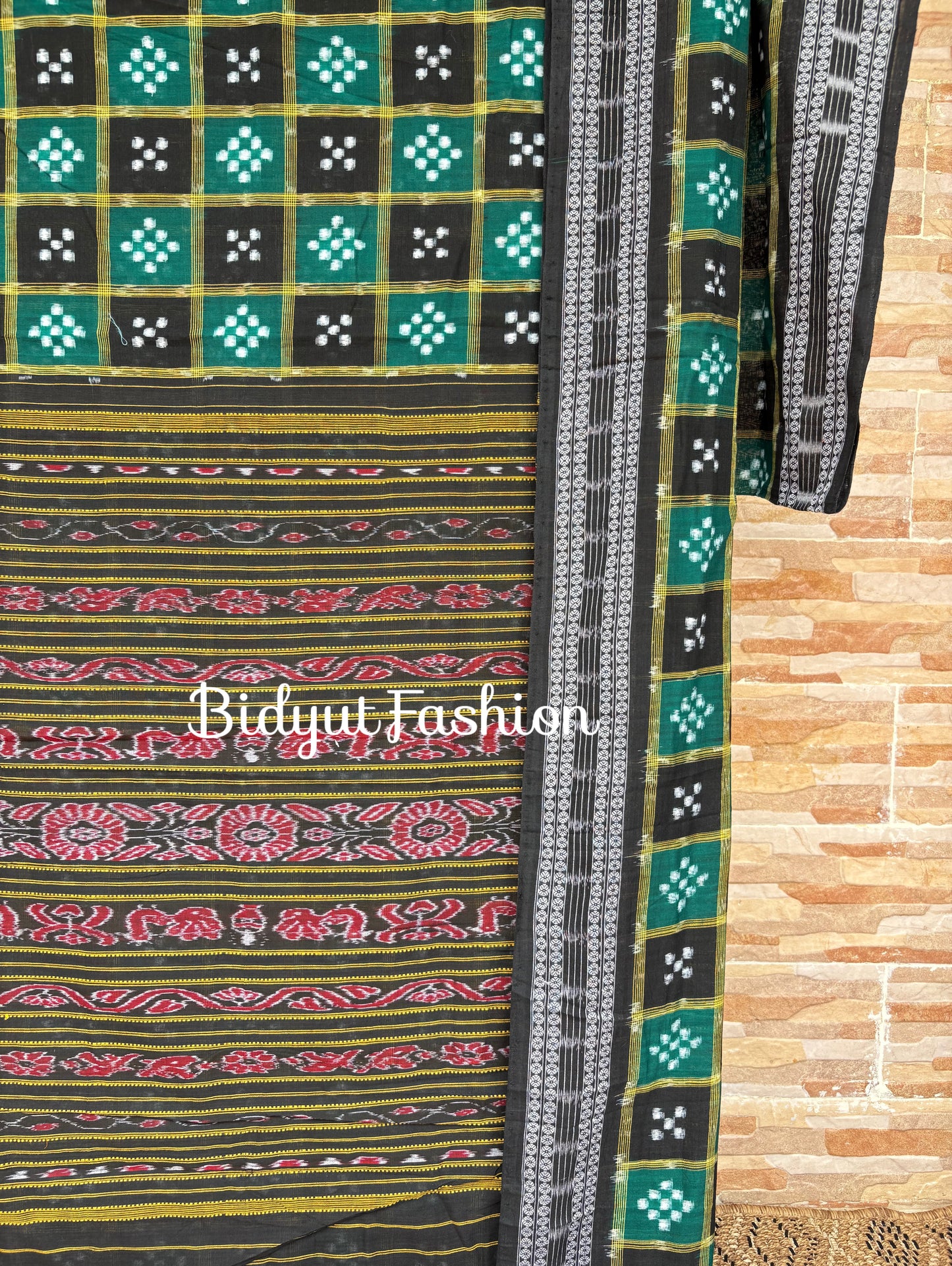 Handlooms of Odisha Sambalpuri Double Ikat Passapalli Cotton Saree Green color