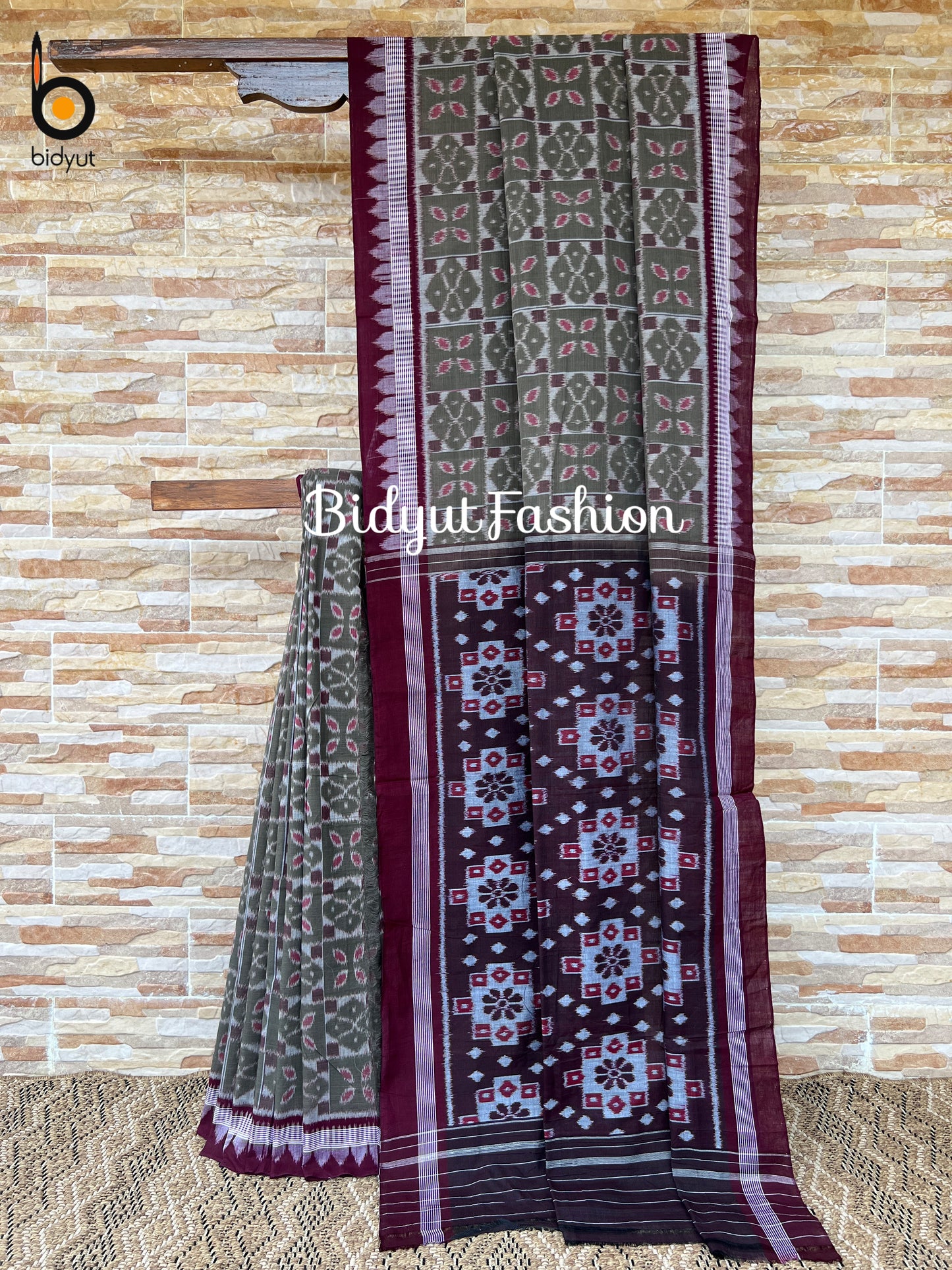 Handlooms of Odisha Nuapatna Maniabandha Ikat Cotton Saree Grey Color