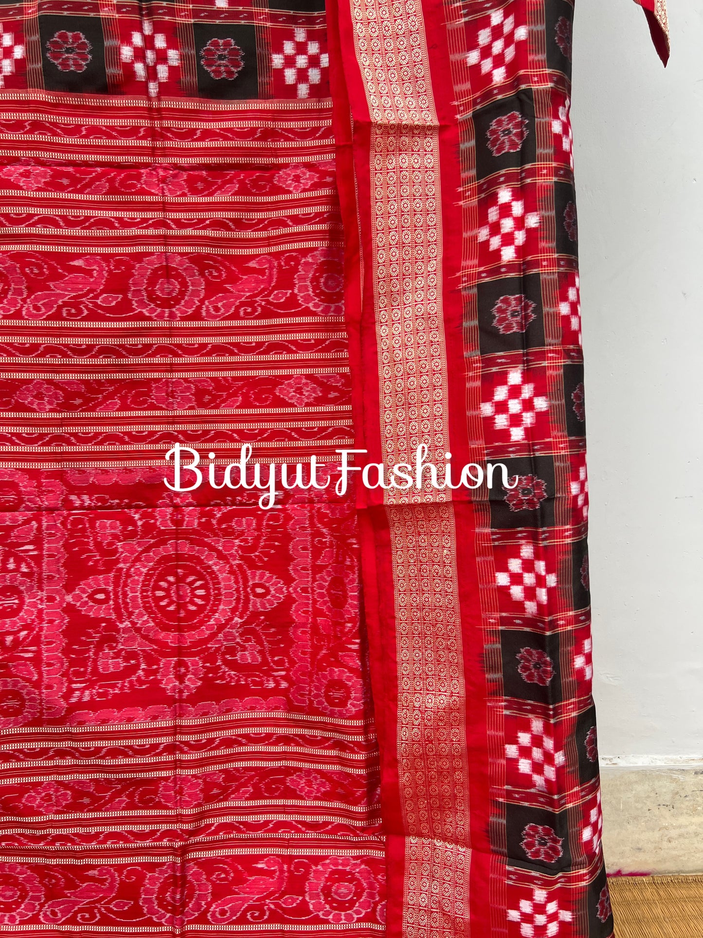 Handlooms of Odisha Sambalpuri double Ikat Passapalli Silk Red Black Color Saree