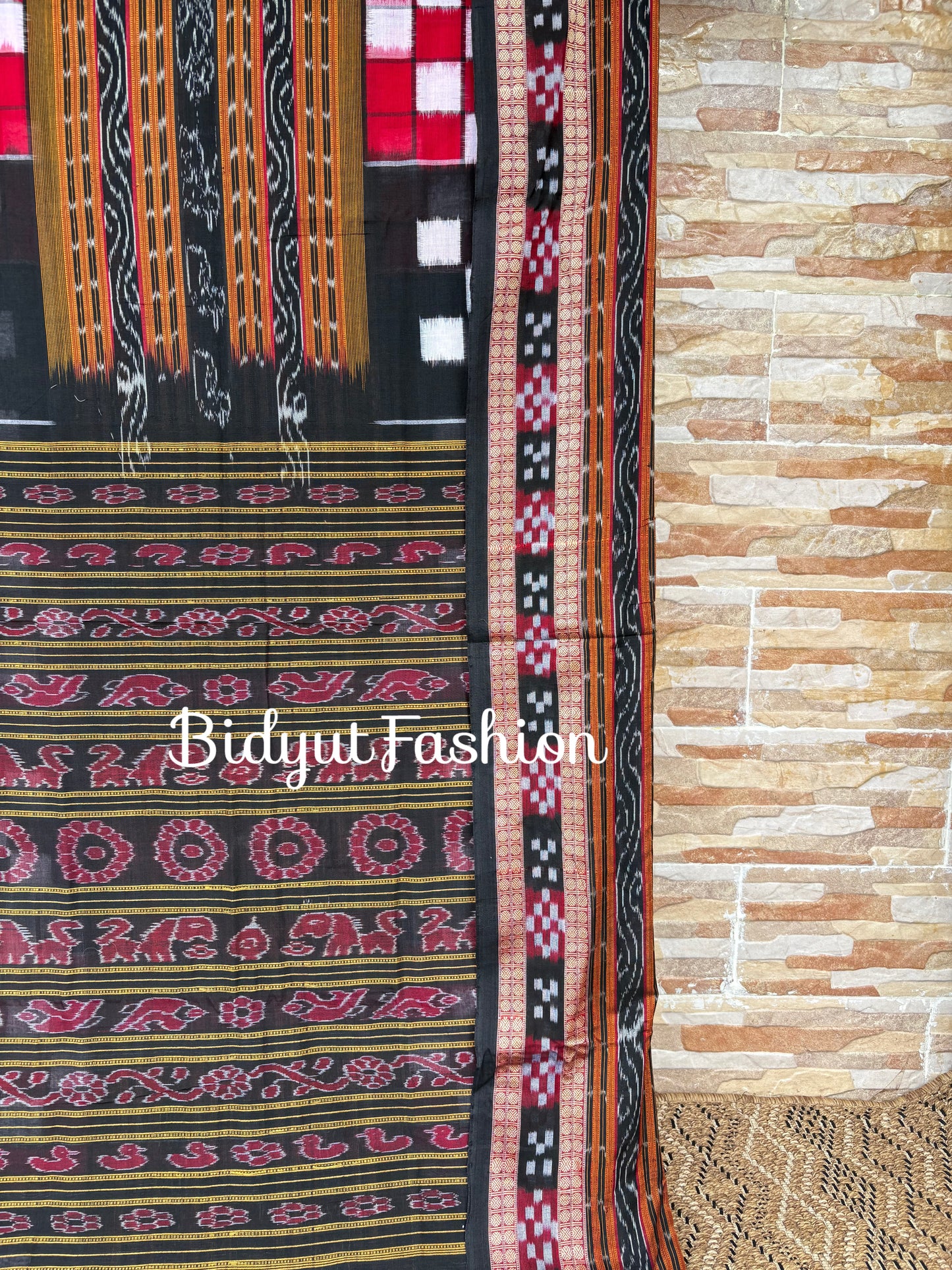 Handlooms of Odisha Sambalpuri Double Ikat Bichitrapuri Cotton Saree red color