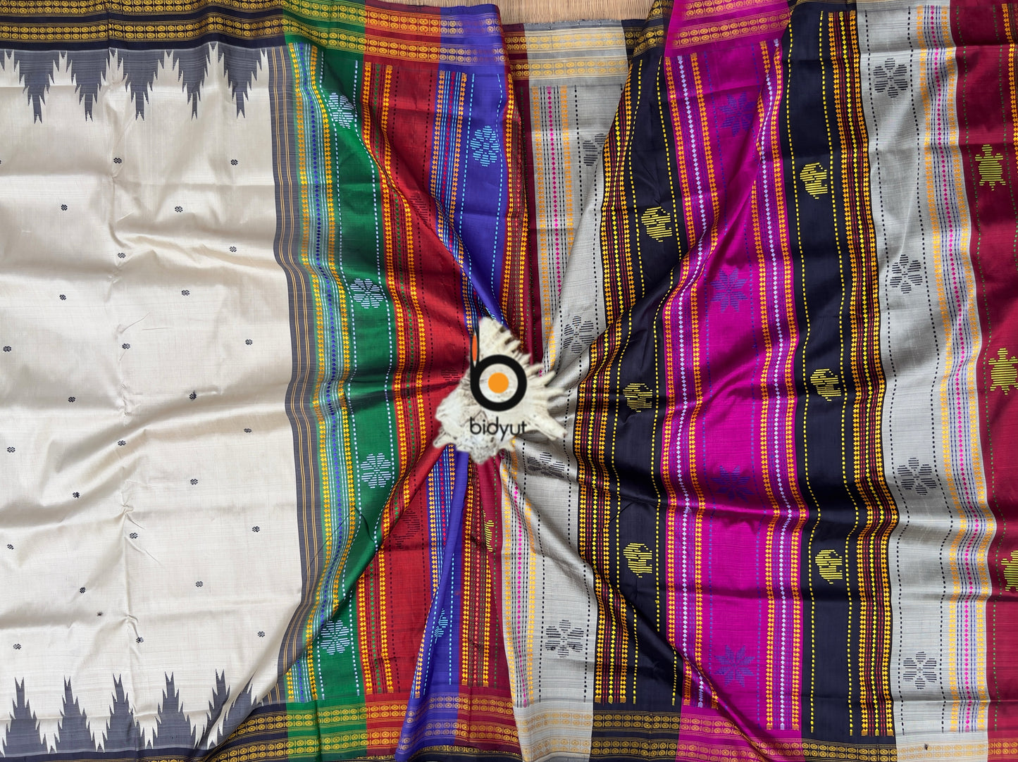 Handlooms of Odisha Berhampuri Double Palla Silk Saree Beige color