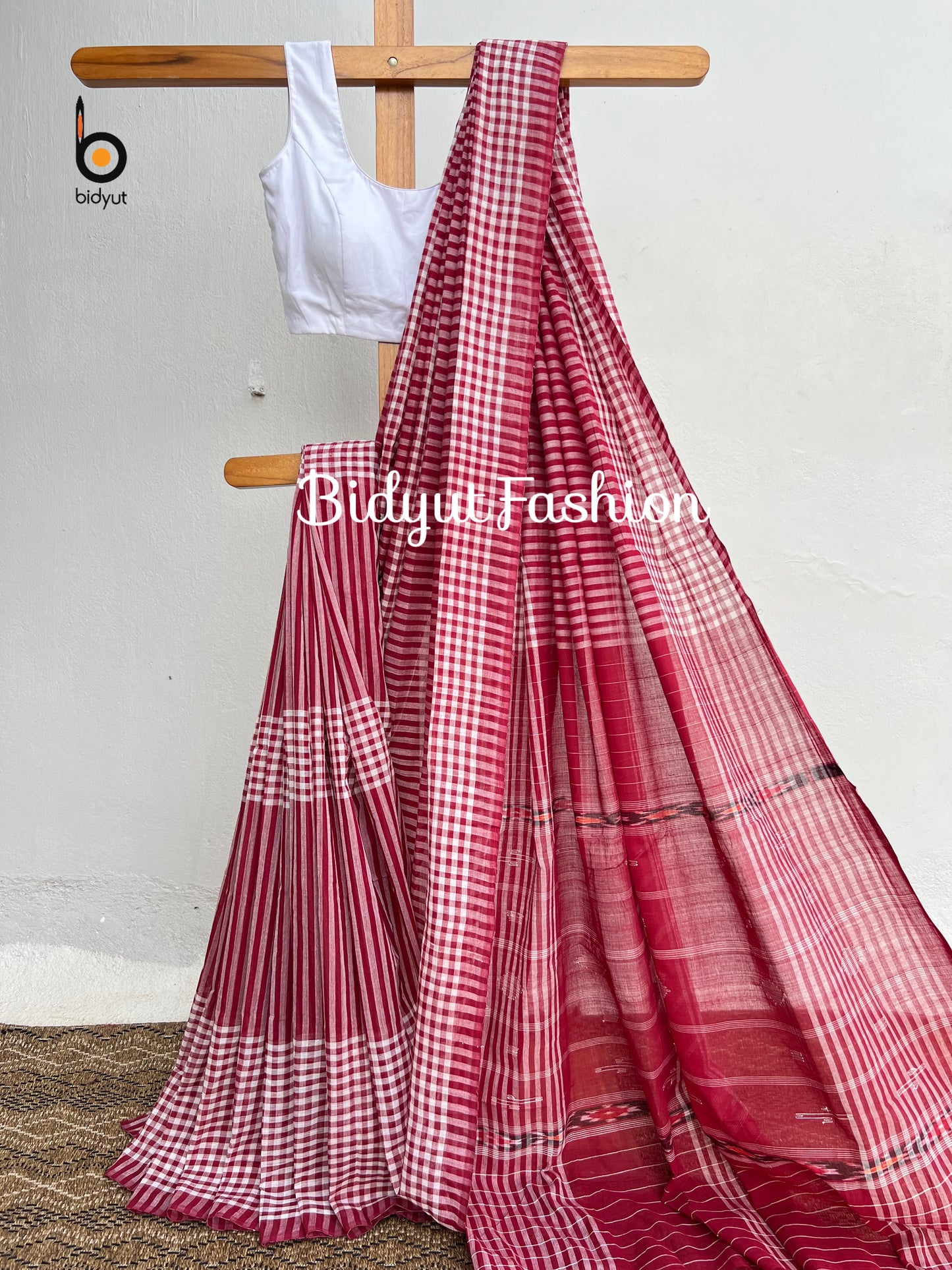 Handlooms of Odisha Jagatsinghpur Suta Ikat Cotton Saree Red color