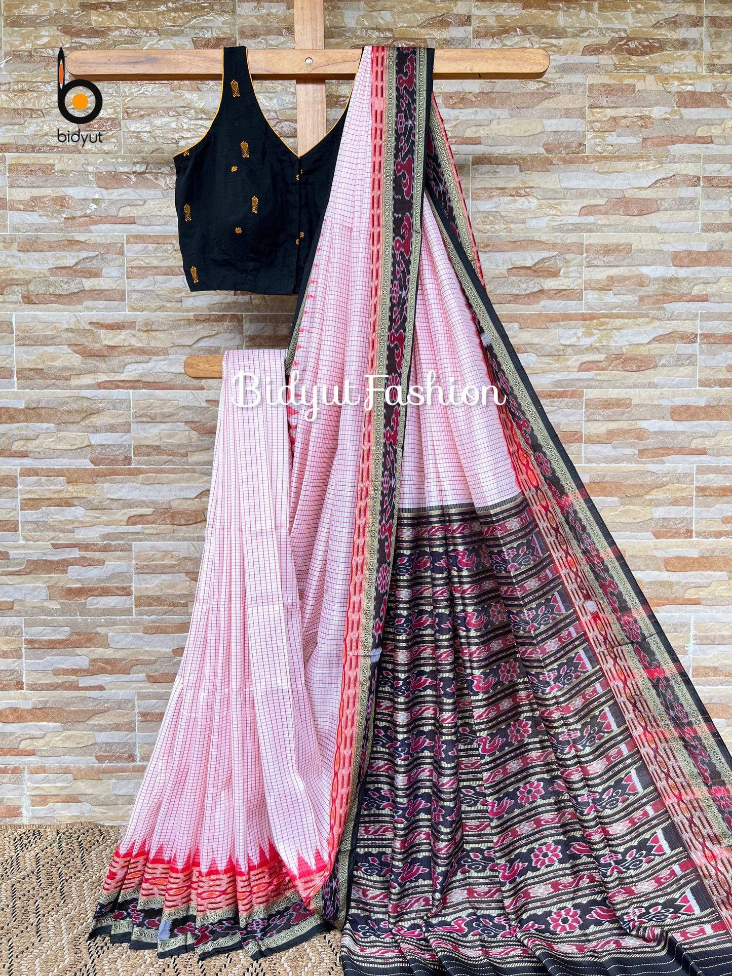 Handlooms of Odisha Sachipar Nuapatna Khandua Ikat Silk Sarees White color