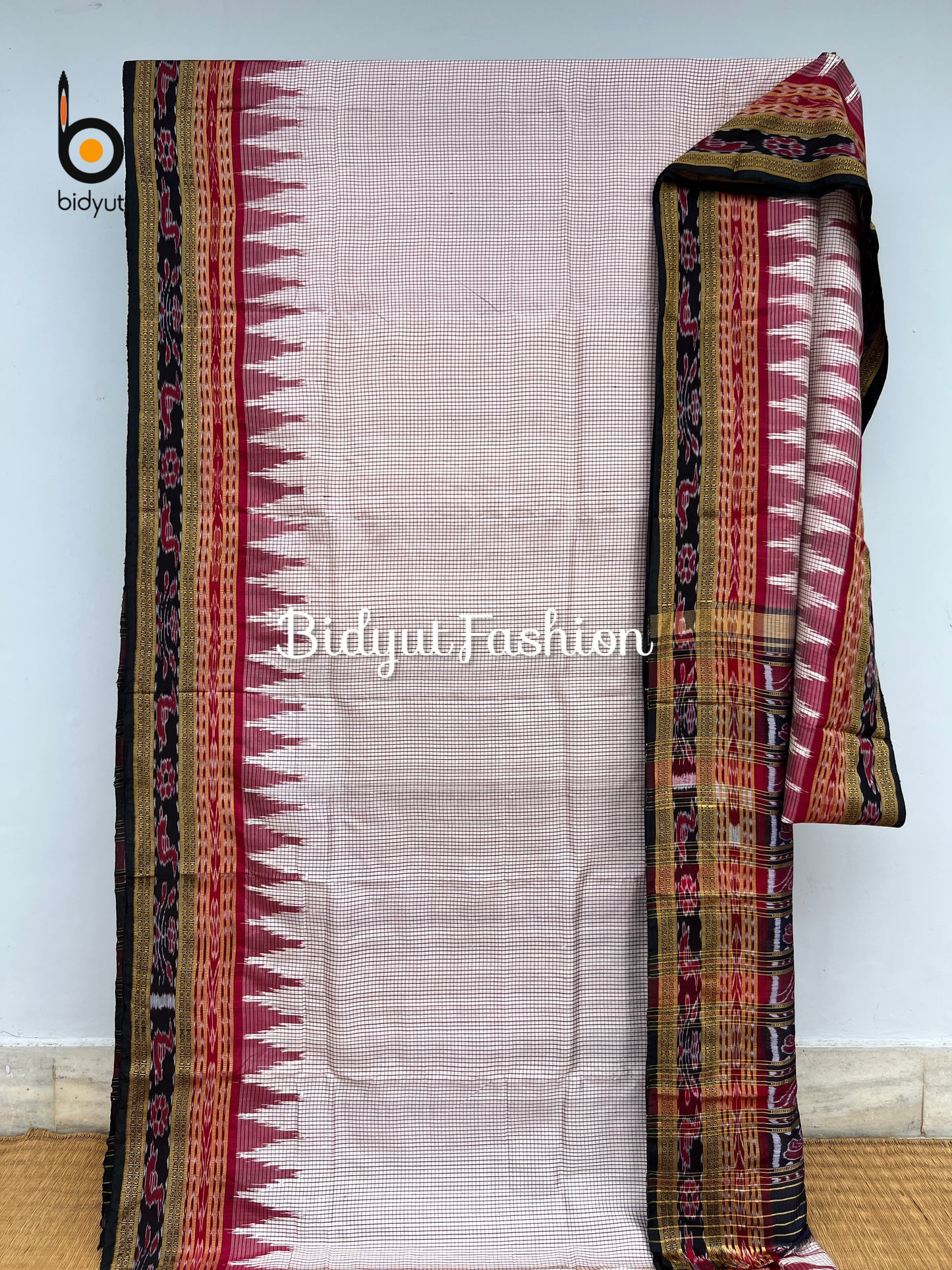 Handlooms of Odisha Sachipar Nuapatna Khandua Ikat Silk Sarees off white color
