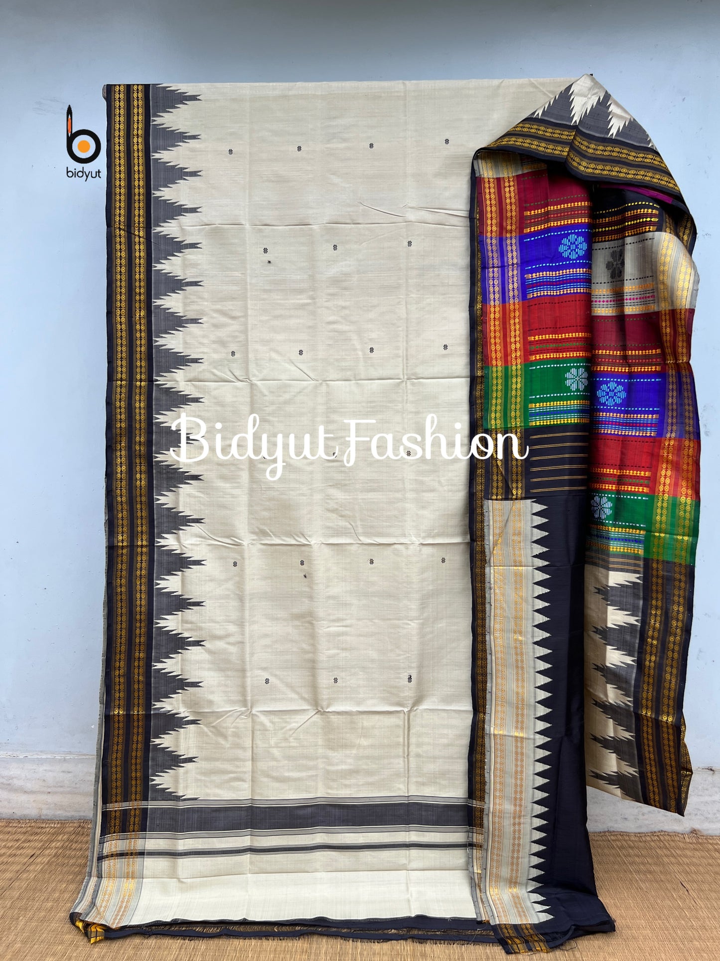 Handlooms of Odisha Berhampuri Double Palla Silk Saree Beige color